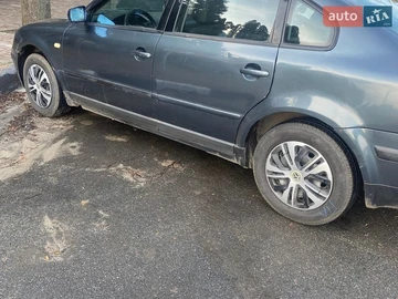 Авто Volkswagen Passat 1999 № 8775415