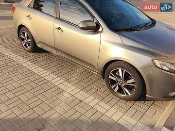 Авто KIA Cerato 2009 № 8775429