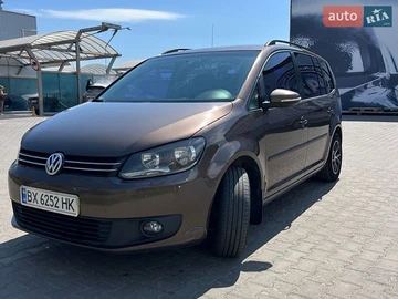 Авто Volkswagen Touran 2013 № 8775801
