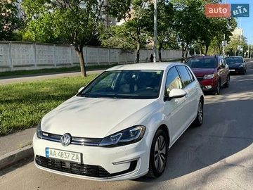 Авто Volkswagen E-Golf 2017 № 8776644