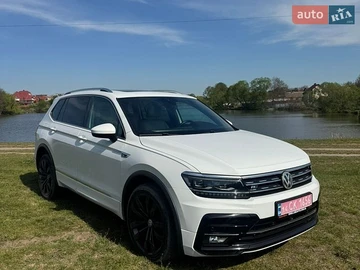 Авто Volkswagen Tiguan 2018 № 8777295