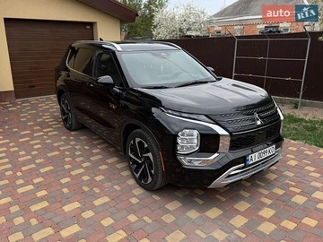 Авто Mitsubishi Outlander 2023 № 8779004