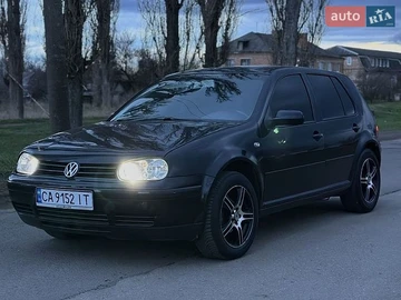 Авто Volkswagen Golf 2000 № 8780397