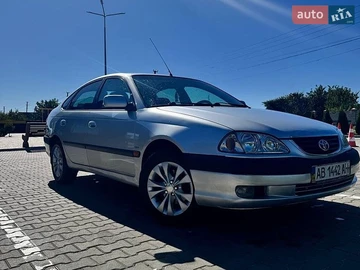 Авто Toyota Avensis 2002 № 8781407