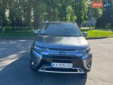 Авто Mitsubishi Outlander 2023 № 8782061