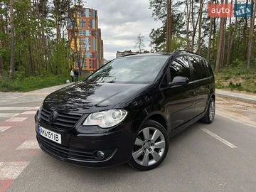 Авто Volkswagen Touran 2009 № 8782885