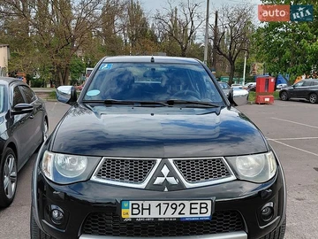 Авто Mitsubishi L 200 2011 № 8783128