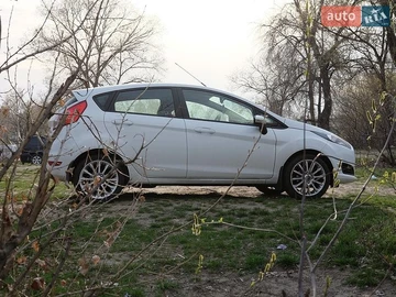 Авто Ford Fiesta 2013 № 8783525
