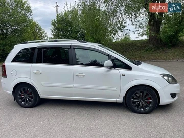 Авто Opel Zafira 2010 № 8784078