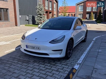 Авто Tesla Model 3 2019 № 8784099