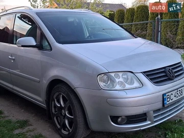 Авто Volkswagen Touran 2004 № 8784259