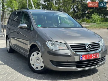 Авто Volkswagen Touran 2010 № 8784277