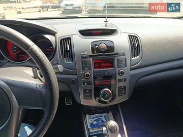 Авто KIA Cerato 2010 № 8784902