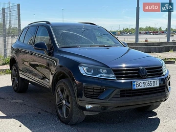 Авто Volkswagen Touareg 2015 № 8785107