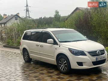 Авто Volkswagen Routan 2012 № 8786308