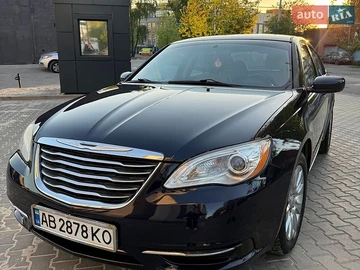 Авто Chrysler 200 2013 № 8786885