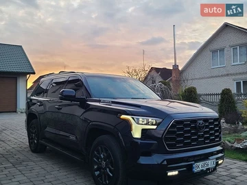 Авто Toyota Sequoia 2023 № 8787083