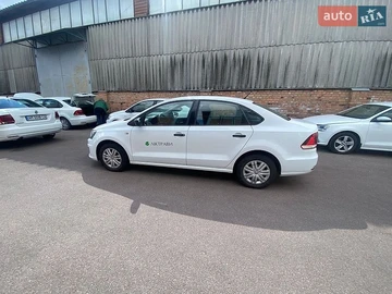 Авто Volkswagen Polo 2016 № 8787523