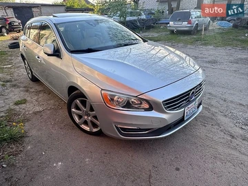 Авто Volvo V60 2015 № 8788045