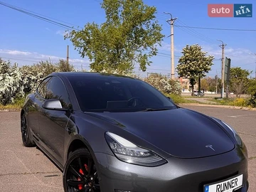 Авто Tesla Model 3 2019 № 8788444