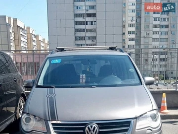 Авто Volkswagen Touran 2008 № 8789047
