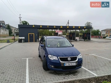 Авто Volkswagen Touran 2009 № 8789067