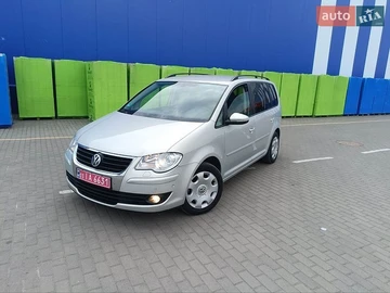 Авто Volkswagen Touran 2009 № 8789266