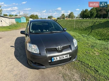 Авто Toyota Auris 2008 № 8789749