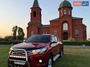 Авто Toyota Hilux 2015 № 8790399