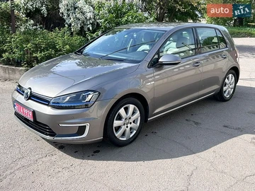 Авто Volkswagen E-Golf 2015 № 8791017