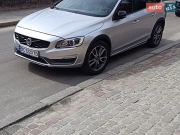 Авто Volvo V60 2015 № 8791044