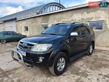 Авто Toyota Fortuner 2005 № 8792178