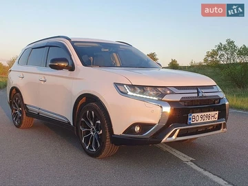 Авто Mitsubishi Outlander 2018 № 8793094
