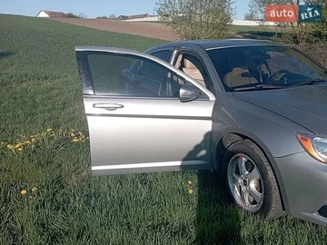 Авто Chrysler 200 2012 № 8793996