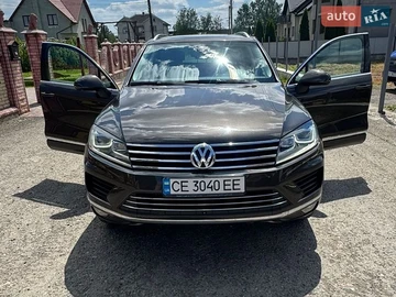 Авто Volkswagen Touareg 2015 № 8794892