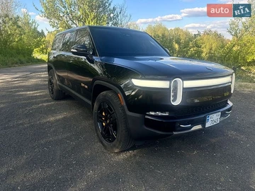 Авто Rivian R1S 2023 № 8795729