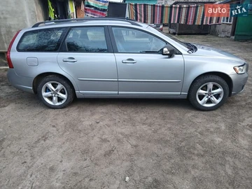 Авто Volvo V50 2010 № 8796425