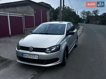 Авто Volkswagen Polo 2013 № 8796428