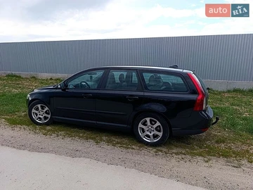 Авто Volvo V50 2010 № 8796548