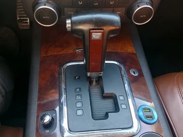 Авто Volkswagen Touareg 2004 № 8797588