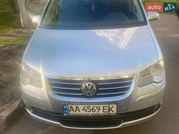 Авто Volkswagen Touran 2008 № 8798274
