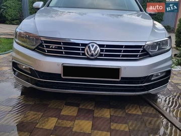 Авто Volkswagen Passat 2015 № 8798500