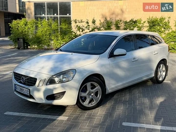 Авто Volvo V60 2012 № 8798998