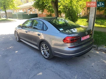 Авто Volkswagen Passat 2018 № 8799726