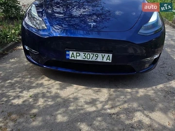 Авто Tesla Model Y 2023 № 8800303