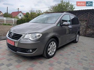 Авто Volkswagen Touran 2009 № 8801359