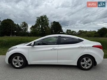 Авто Hyundai Elantra 2013 № 8801508