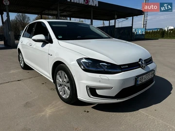 Авто Volkswagen E-Golf 2017 № 8801707
