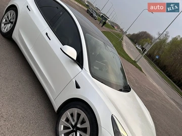 Авто Tesla Model 3 2021 № 8801740