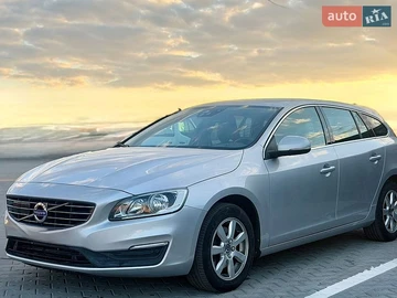 Авто Volvo V60 2016 № 8801979